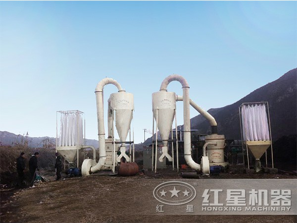 鋯石磨粉機工作現場 鋯石磨粉機工作現場