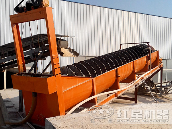 銀礦螺旋分級機(jī)工作現(xiàn)場 銀礦螺旋分級機(jī)工作現(xiàn)場