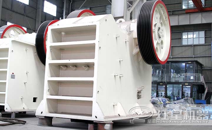 普通時產500噸鄂式石料破碎機，進料粒度≤850mm